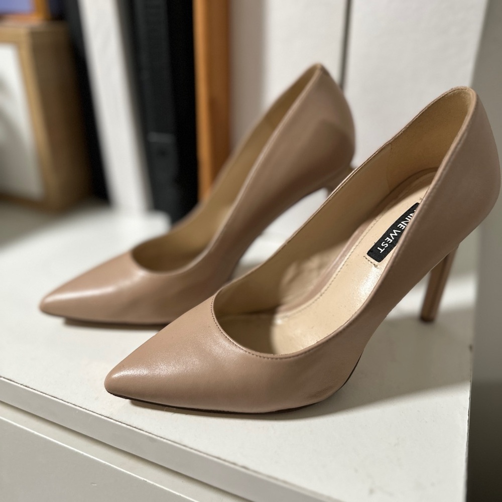 Nine West LEATHER Tan Stiletto Heels Classic Pointy Toe Pumps